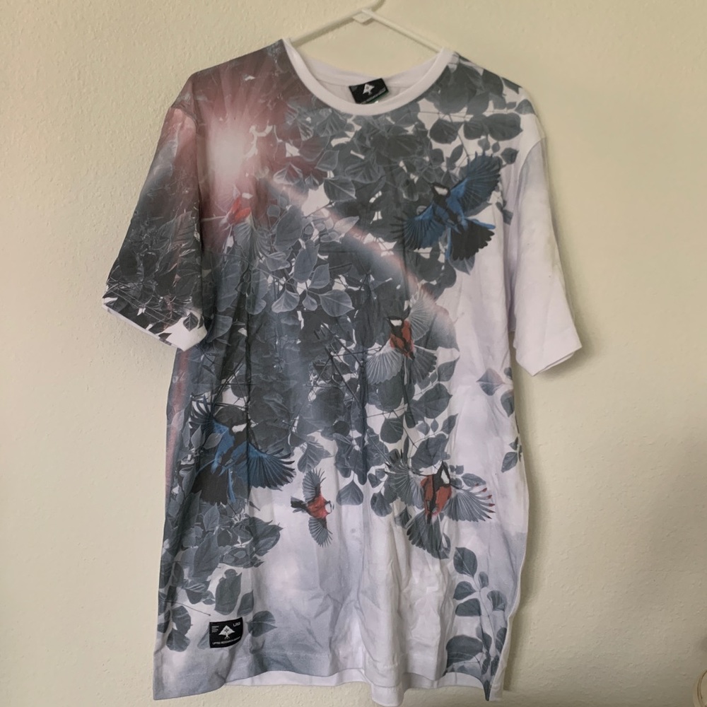 NWOT LRG T-SHIRT